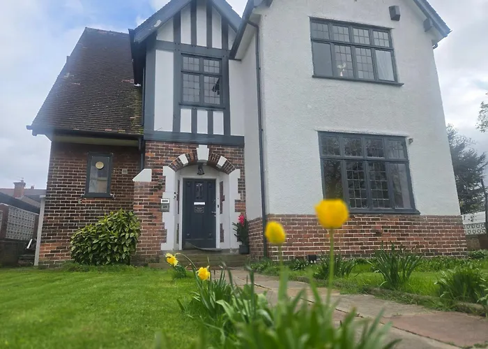 Luxury Cottage Stay Rooms Free Wifi Old Trafford